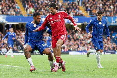 هل يتأهل ليفربول إلى دوري أبطال أوروبا حال فوزه على تشيلسي في الدوري الإنجليزي؟