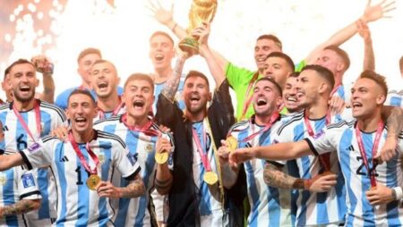 الرقصة الأخيرة.. ميسي يزين قائمة الأرجنتين الأولية لكأس العالم الرقصة الأخيرة.. ميسي يزين قائمة الأرجنتين الأولية لكأس العالم