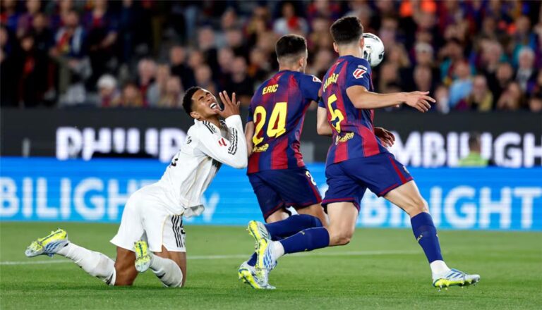 لجنة الحكام توضح مدى صحة قرار عدم احتساب ركلة جزاء لـ ريال مدريد أمام برشلونة لجنة الحكام توضح مدى صحة قرار عدم احتساب ركلة جزاء لـ ريال مدريد أمام برشلونة
