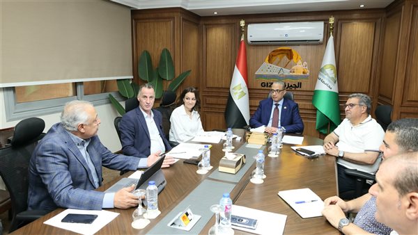 محافظ الجيزة يتابع تطوير محيط محور الفريق كمال عامر محافظ الجيزة يتابع تطوير محيط محور الفريق كمال عامر