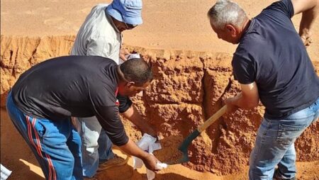 "بحوث الصحراء" يواصل حصر وتصنيف الأراضي الصحراوية على محور الداخلة – شرق العوينات