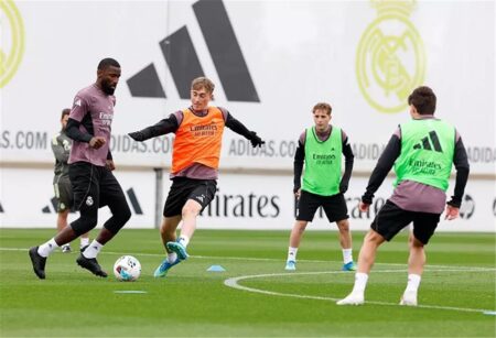 قبل الموعد المتوقع.. لاعب ريال مدريد يعود للتدريبات استعدادًا لمواجهة إشبيلية قبل الموعد المتوقع.. لاعب ريال مدريد يعود للتدريبات استعدادًا لمواجهة إشبيلية