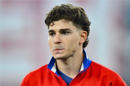 برشلونة يتخذ قرارًا حاسمًا بشأن التعاقد مع ألفاريز.. ويراقب نجم تشيلسي