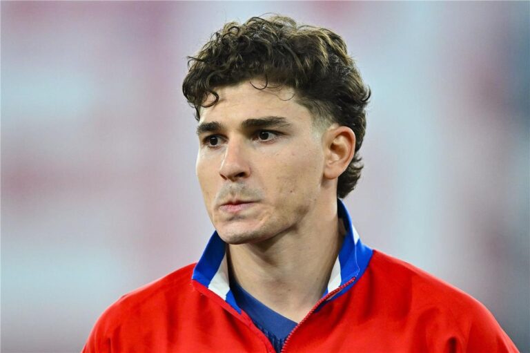 برشلونة يتخذ قرارًا حاسمًا بشأن التعاقد مع ألفاريز.. ويراقب نجم تشيلسي برشلونة يتخذ قرارًا حاسمًا بشأن التعاقد مع ألفاريز.. ويراقب نجم تشيلسي