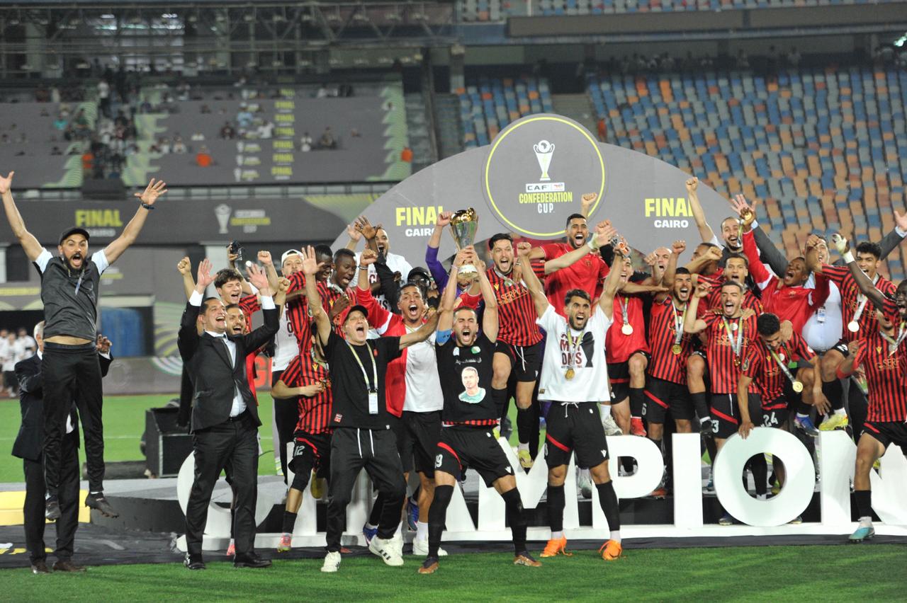 بالصور| بعد التتويج بالكونفدرالية.. احتفالات جنونية للاعبي اتحاد العاصمة