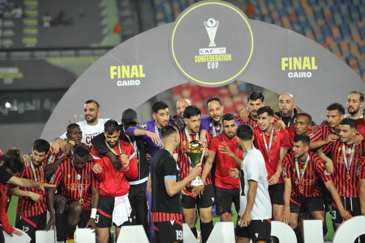 بالصور| بعد التتويج بالكونفدرالية.. احتفالات جنونية للاعبي اتحاد العاصمة