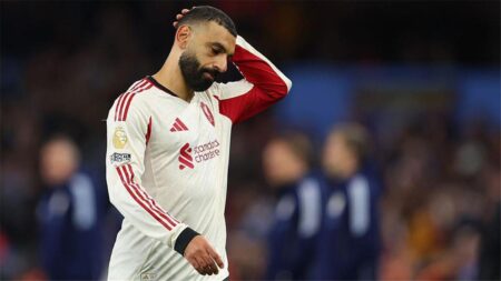 روني منتقدًا محمد صلاح: تصرف بأنانية.. ويستحق نفس مصيري مع فيرجسون روني منتقدًا محمد صلاح: تصرف بأنانية.. ويستحق نفس مصيري مع فيرجسون