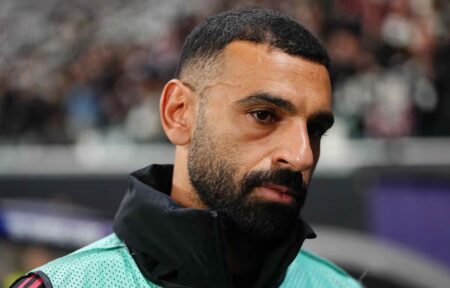 بول سكولز مهاجمًا محمد صلاح بقوة: فيرجسون كان سيطردك