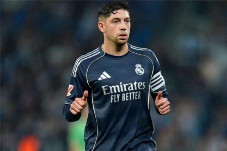 مستقبله في خطر.. فالفيردي يواجه خيارين صعبين مع ريال مدريد