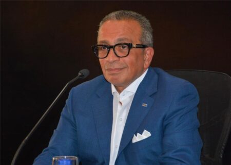 عمرو الجنايني يعلن موقفه من استمرار معتمد جمال.. ويصرح: هذا أصعب دوري في تاريخ الزمالك عمرو الجنايني يعلن موقفه من استمرار معتمد جمال.. ويصرح: هذا أصعب دوري في تاريخ الزمالك