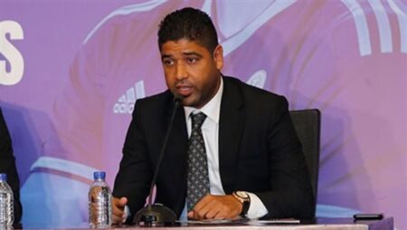 نجم الأهلي يطالب مجلس الأحمر بالتعاقد مع مدير تعاقدات بيراميدز