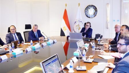 وزير التخطيط يبحث سبل التعاون في مجال تطوير وتيسير منظومة المدفوعات الإلكترونية