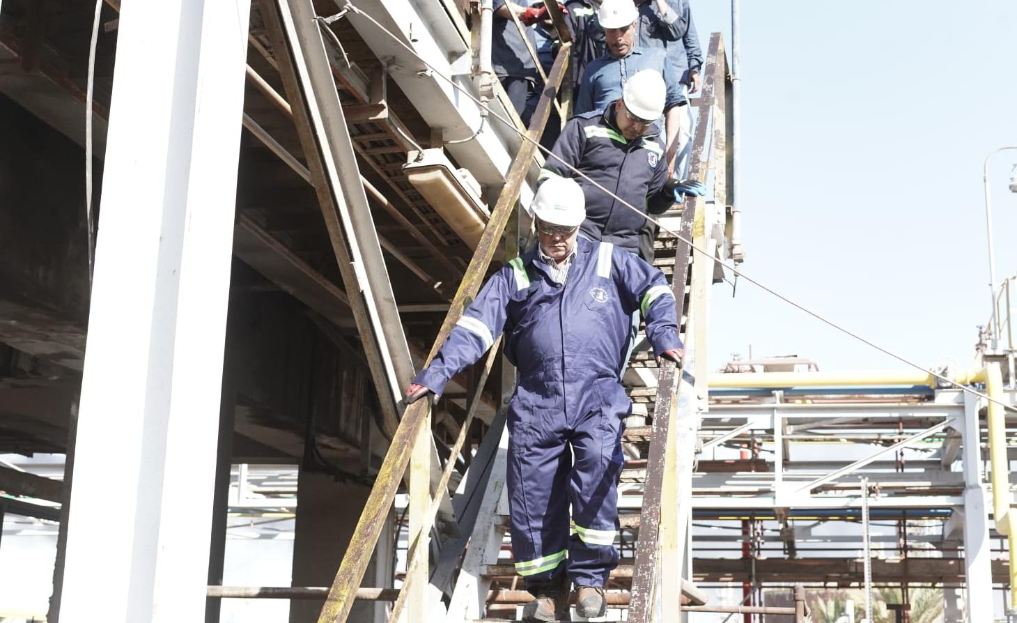 رئيس هيئة البترول يتفقد مصنع بوتاجاز حوش عيسى ومشروعات تطوير مجمع الزيوت بالإسكندرية