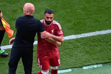 سلوت: رحيل محمد صلاح يدفعنا إلى قرار ما في ليفربول سلوت: رحيل محمد صلاح يدفعنا إلى قرار ما في ليفربول
