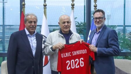أبو ريدة يستقبل السفير الكندي بمقر اتحاد الكرة أبو ريدة يستقبل السفير الكندي بمقر اتحاد الكرة