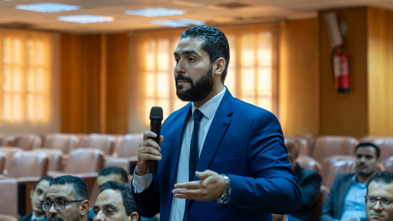 وزير البترول يبحث مع الكوادر الشابة سبل تحسين مكانة مصر في مؤشرات الاستثمار التعديني العالمية