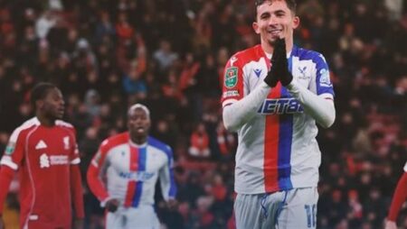 كريستال بالاس يصطدم بطموحات رايو فاليكانو في نهائي دوري المؤتمر الأوروبي