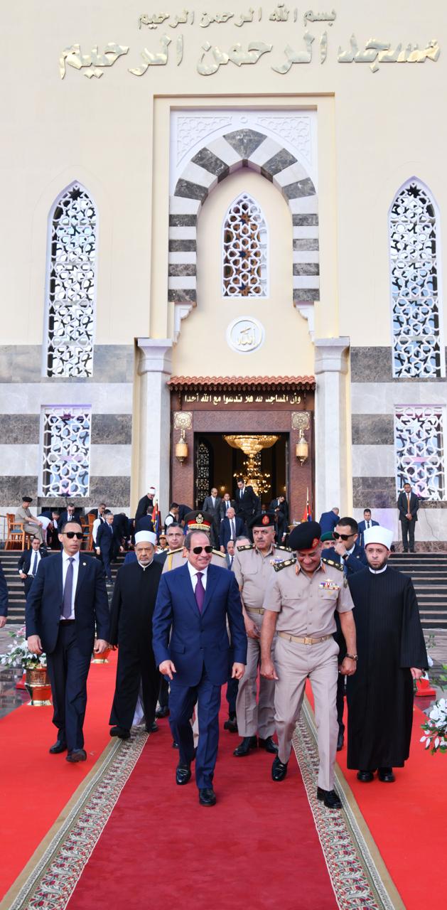نشاط الرئيس السيسي في أول أيام عيد الأضحي.. فيديو وصور