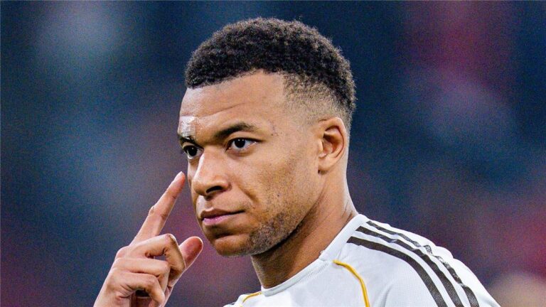 كيليان مبابي يتوج بجائزة جديدة مع ريال مدريد