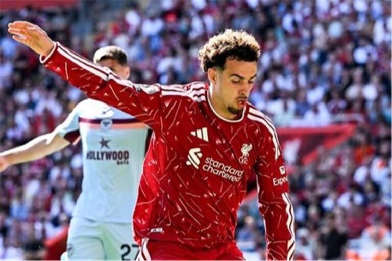 جونز يتحدث عن المعايير التي ذكرها محمد صلاح: الموسم القادم سيكون مختلفًا