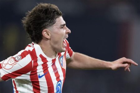 برشلونة يتفق مع ألفاريز على طلباته الشخصية.. وطلب تعجيزي من أتلتيكو مدريد برشلونة يتفق مع ألفاريز على طلباته الشخصية.. وطلب تعجيزي من أتلتيكو مدريد