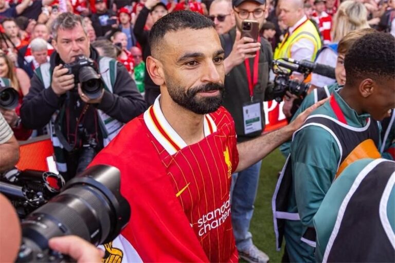 بعد إقالة سلوت.. هل يستمر محمد صلاح مع ليفربول؟ بعد إقالة سلوت.. هل يستمر محمد صلاح مع ليفربول؟