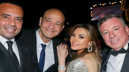 عمرو أديب ودينا طلعت.. 20 صورة لنجوم ومشاهير تصدرت التريند وأثارت جدلا