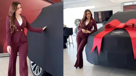 "بنتلي بملايين".. ياسمين عز تحتفل بسيارتها الجديدة "بنتلي بملايين".. ياسمين عز تحتفل بسيارتها الجديدة