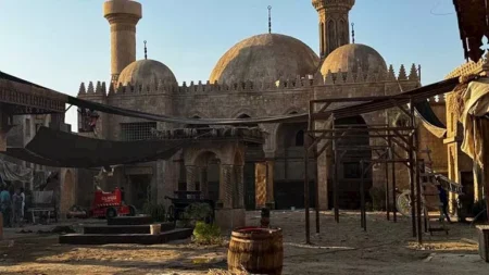 أحمد فايز: شعرت بالقلق أثناء العمل على ديكورات فيلم أسد لهذا السبب أحمد فايز: شعرت بالقلق أثناء العمل على ديكورات فيلم أسد لهذا السبب