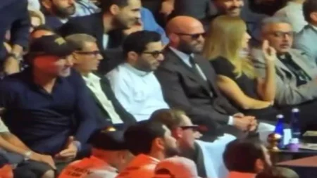 عمرو دياب مع تركي آل الشيخ وجيسون ستاثام في نزال "Glory in Giza" عمرو دياب مع تركي آل الشيخ وجيسون ستاثام في نزال "Glory in Giza"