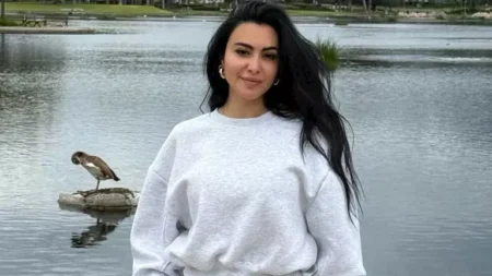 بإطلالة كاجوال أنيقة.. ميرهان حسين تخطف الأنظار في أحدث ظهور- صور