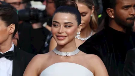 "إطلالة بيضاء ملكية".. يارا السكري تنشر صورًا جديدة من مهرجان كان "إطلالة بيضاء ملكية".. يارا السكري تنشر صورًا جديدة من مهرجان كان