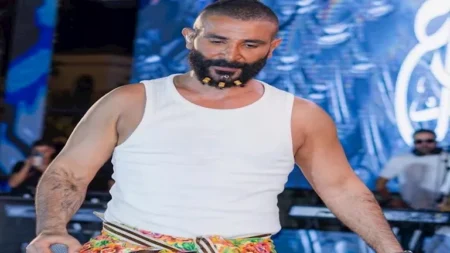 أحمد سعد يثير الجدل بـ"خرز اللحية".. ما القصة؟ أحمد سعد يثير الجدل بـ"خرز اللحية".. ما القصة؟