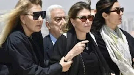 انهيار نهلة توفيق في الوداع الأخير.. 10 معلومات عن زوجة الراحل هاني شاكر