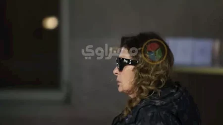 يسرا ولبلبة تؤديان واجب العزاء في هاني شاكر بالشيخ زايد- صور