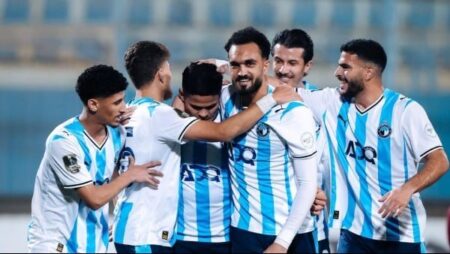 فيستون ماييلي يقود هجوم بيراميدز أمام سيراميكا في الدوري