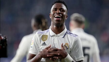 كلاسيكو الأرض.. فينيسيوس وبيلينجهام يقودان التشكيل المتوقع لريال مدريد لمواجهة برشلونة