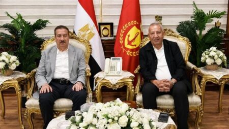 محافظ بورسعيد يتابع تطوير استاد المصري ويؤكد تسريع وتيرة التنفيذ