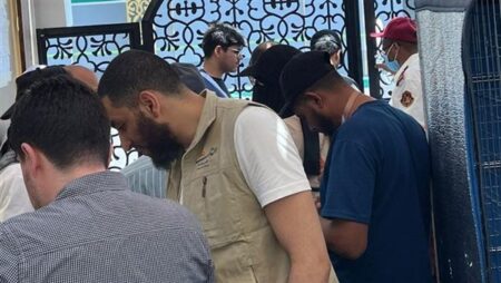 حجاج السياحة يغادرون "مني" متعجلين عائدين إلى مكة لطواف الوداع