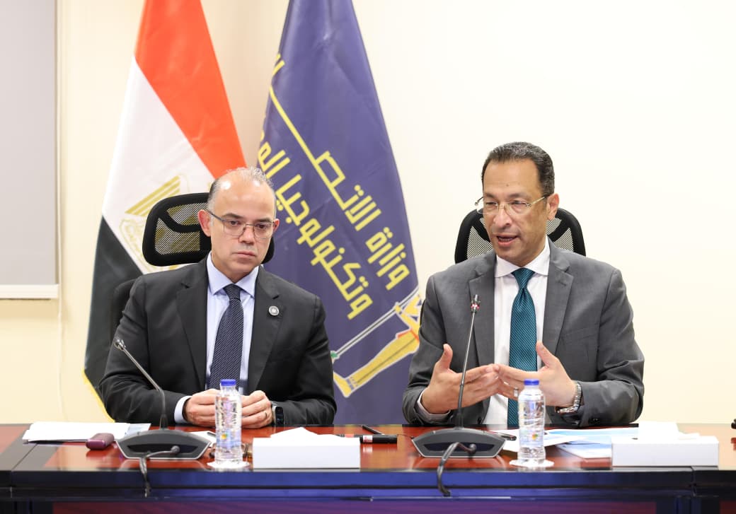 تعاون حكومي لدعم الصناعات التكنولوجية وتعزيز تنافسية مصر 2 تعاون حكومي لدعم الصناعات التكنولوجية وتعزيز تنافسية مصر