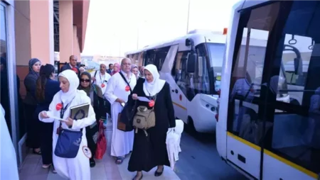وزير الصحة يعلن رفع درجة الاستعداد القصوى بمنافذ الدخول تزامنًا مع عودة الحجاج