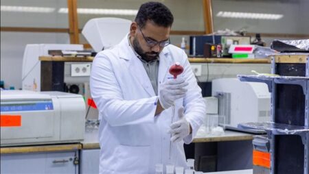 "متبقيات المبيدات" يواصل العمل في العيد ويحلل 1500 عينة أول ثلاثة أيام
