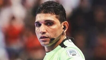 أحمد جمال حكما لمباراة بتروجيت ومودرن بالدوري