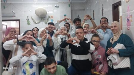 «الصحة» تنفذ قافلة أسنان لذوي الهمم بدار السندس وتقدم خدمات علاجية وتوعوية «الصحة» تنفذ قافلة أسنان لذوي الهمم بدار السندس وتقدم خدمات علاجية وتوعوية