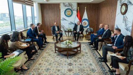 وزير البترول يبحث مع «ماكنزي» التعاون لدعم مشروعات الغاز والبتروكيماويات والطاقة الخضراء