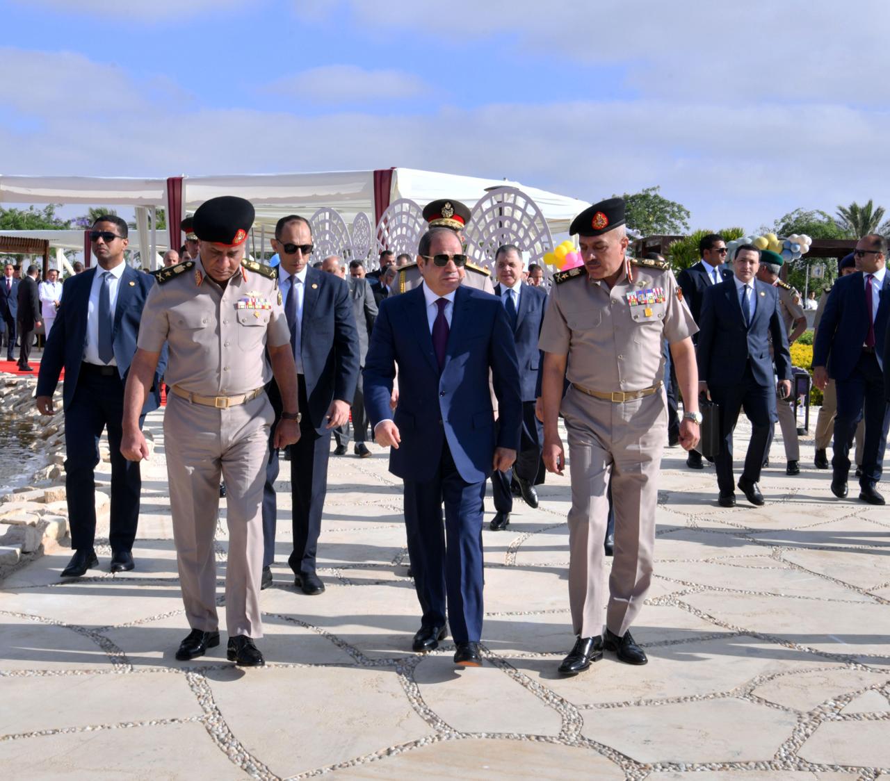 نشاط الرئيس السيسي في أول أيام عيد الأضحي.. فيديو وصور