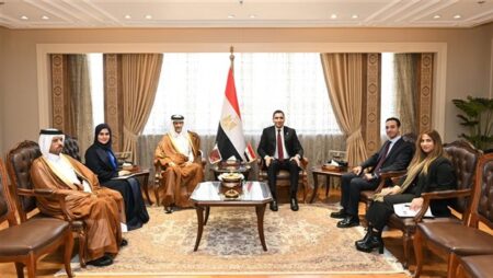 وزير الشباب يستقبل سفير دولة قطر بالقاهرة لبحث التعاون المشترك