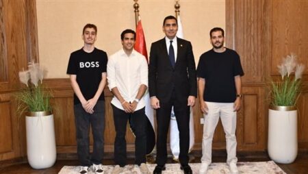 جوهر نبيل: أبطال الاسكواش المصري يواصلون كتابة التاريخ.. والدولة ستظل داعمة لأبنائها المتميزين