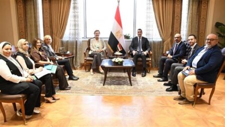 وزير الشباب يلتقي سفيرة الاتحاد الأوروبي بالقاهرة