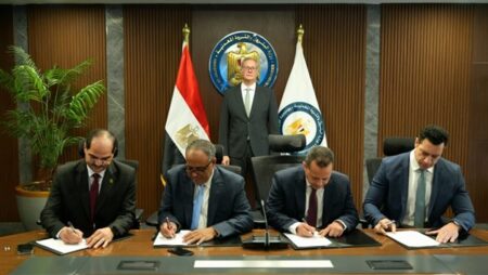 اتفاق بين مصر وبي بي وهاربور إنرجي لتسريع تنمية احتياطيات الغاز والبترول